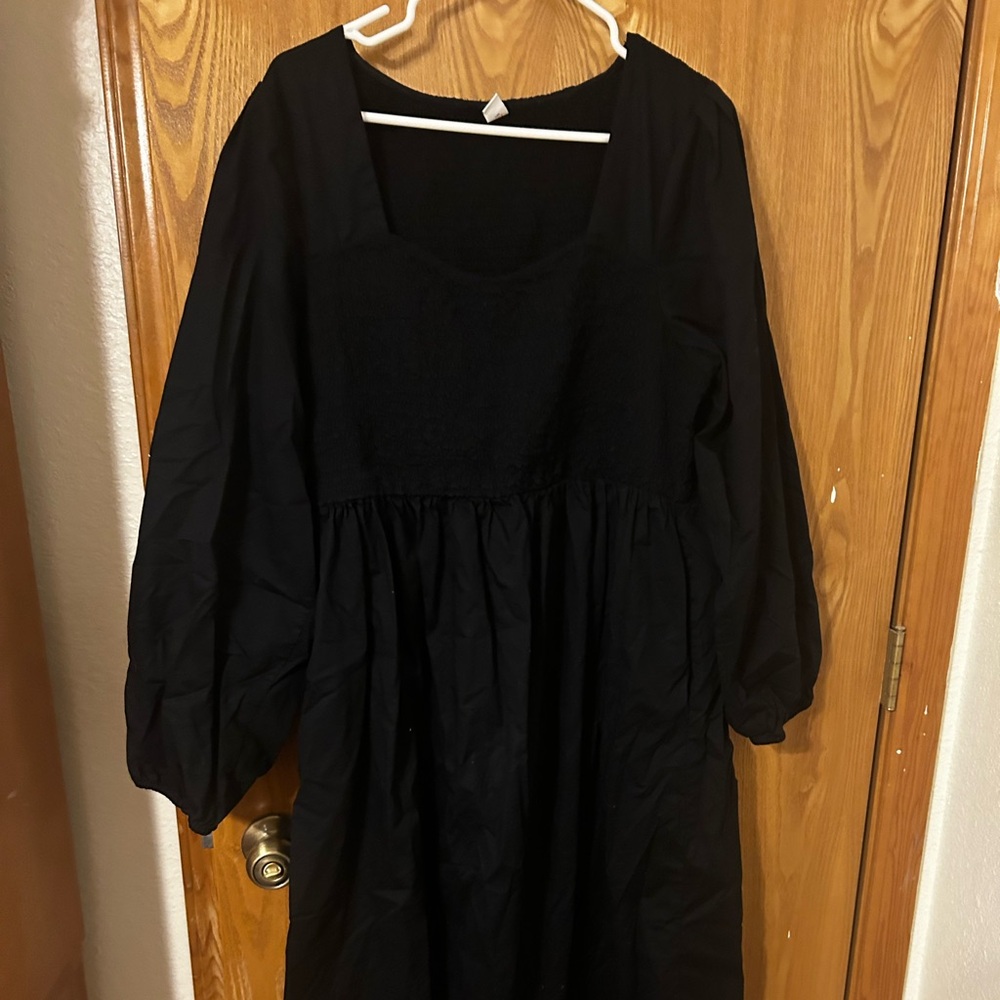 Old Navy Black/Navy Long Sleeve Smocked Dress